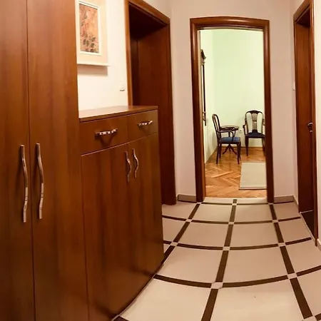 Royal * ベオグラード